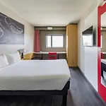 Ibis Valencia Bonaire Aeropuerto 2*