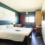 Ibis Valencia Bonaire Aeropuerto Otel