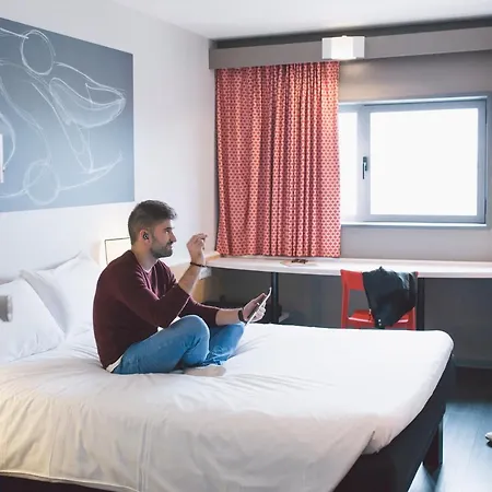 Hotel Ibis Valencia Bonaire Aeropuerto 2*