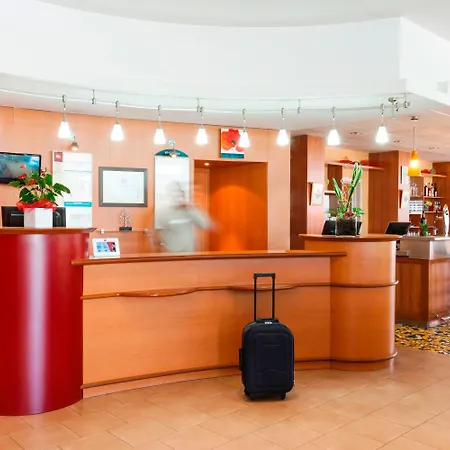 Hotel Ibis Valencia Bonaire Aeropuerto 2*