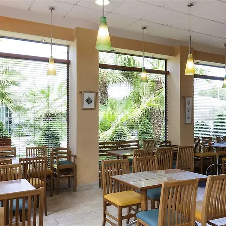 Ibis Valencia Bonaire Aeropuerto 2*