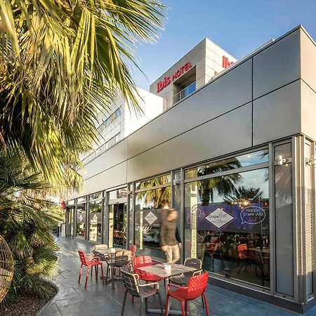 Ibis Valencia Bonaire Aeropuerto 2*