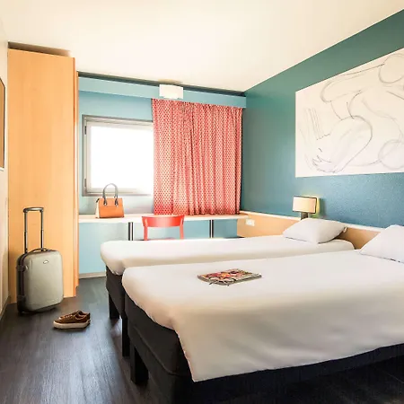 Hotel Ibis Valencia Bonaire Aeropuerto 2*