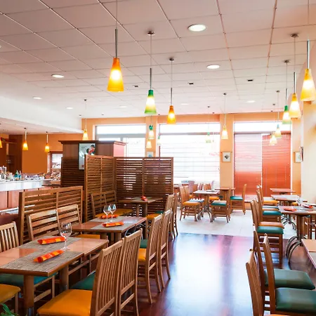 فندق Ibis Valencia Bonaire Aeropuerto 2*