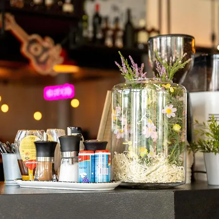 Ibis Valencia Bonaire Aeropuerto ホテル アルダヤ