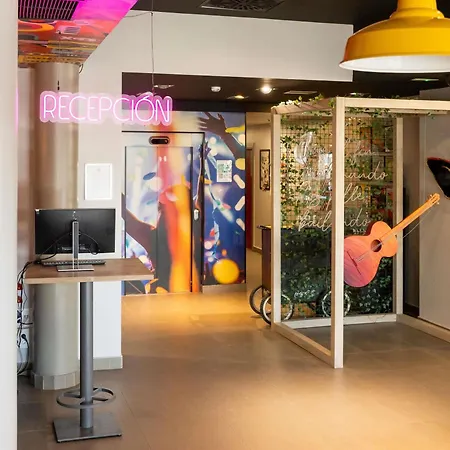 Ibis Valencia Bonaire Aeropuerto 2* アルダヤ