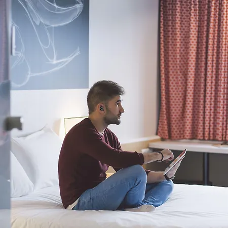 Ibis Valencia Bonaire Aeropuerto Hotel 2*