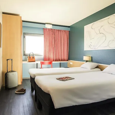 Hotel Ibis Valencia Bonaire Aeropuerto 2*