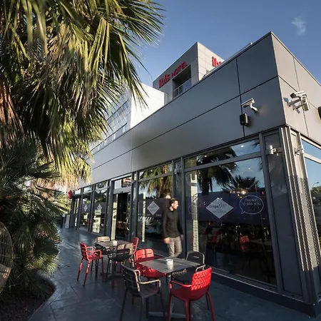 فندق Ibis Valencia Bonaire Aeropuerto 2*