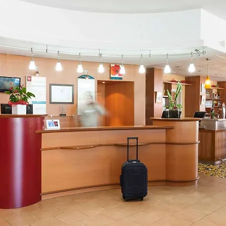 Ibis Valencia Bonaire Aeropuerto Hotel 2*