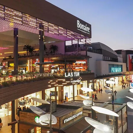 Ibis Valencia Bonaire Aeropuerto فندق
