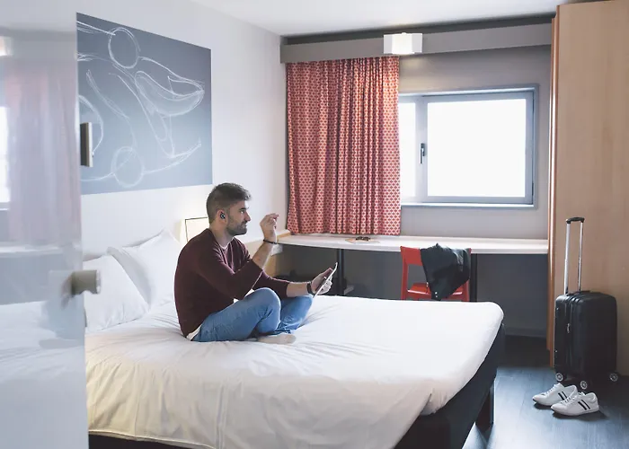 Hotel Ibis Valencia Bonaire Aeropuerto 2*